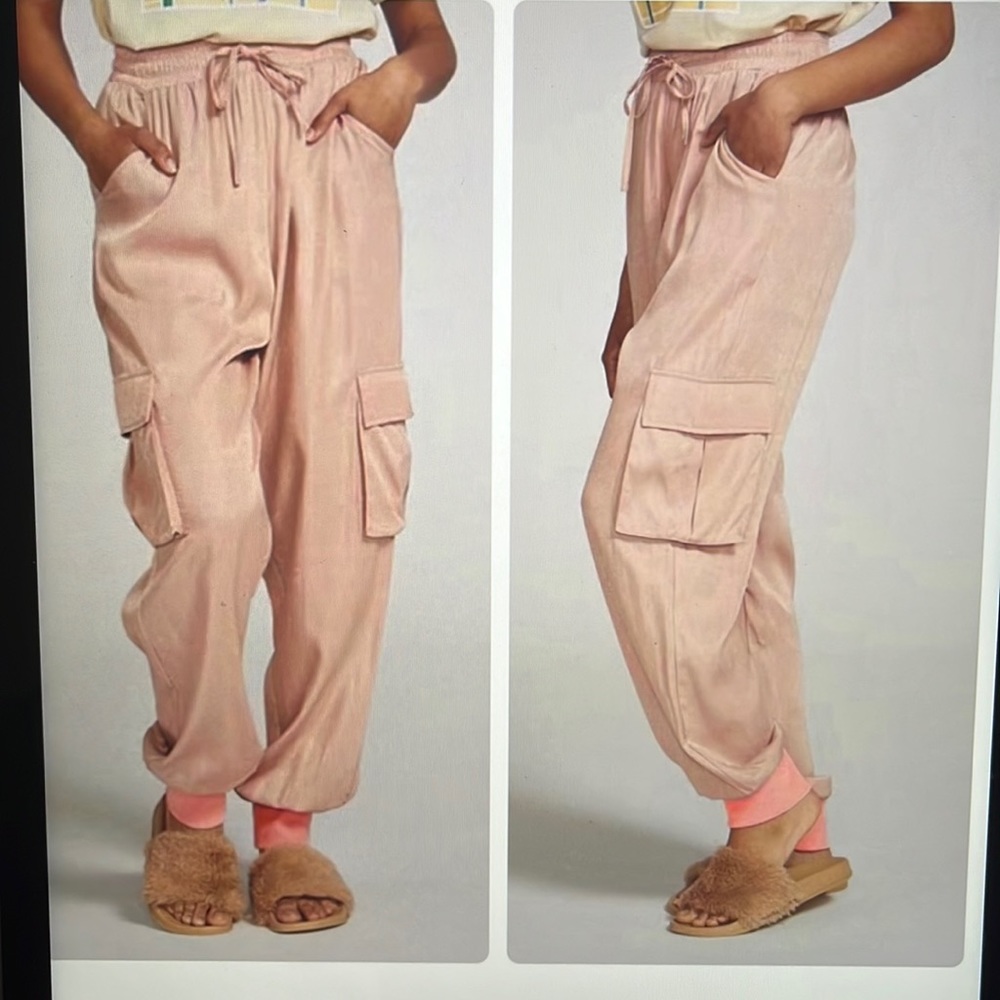 NWT 🏷️ A Girl Thing Women Cargo Jogger